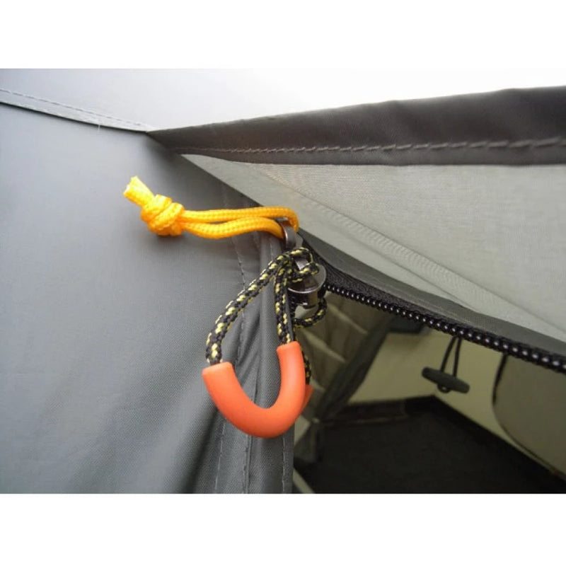 Load image into Gallery viewer, Close-up of a tent zipper  Grand 8
