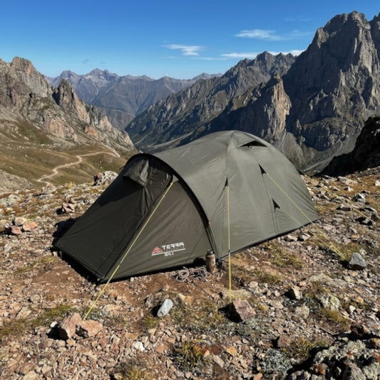 Zeta 2 adventure tent with camouflage pattern and 3-pole frame